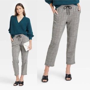 Worn once! High rise drawstring ankle pull-on pants